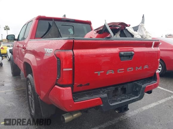 ✅ 2024 Toyota Tacoma SR5 • VIN: 3TYLB5JN3RT021289 • Lot: 41538997. Listed on IAAI with 8,186 mi. Free auction sales archive from the USA and detailed vehicle history report at DreamBid. Image 3.