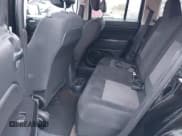 ✅ 2014 Jeep Patriot Sport • VIN: 1C4NJPBA3ED881990 • Lot: 42421450. Wystawiony na IAAI z przebiegiem 154 914 mil. Bezpłatny archiwum sprzedaży aukcyjnych z USA i szczegółowy raport historii pojazdu na DreamBid. Zdjęcie 8.