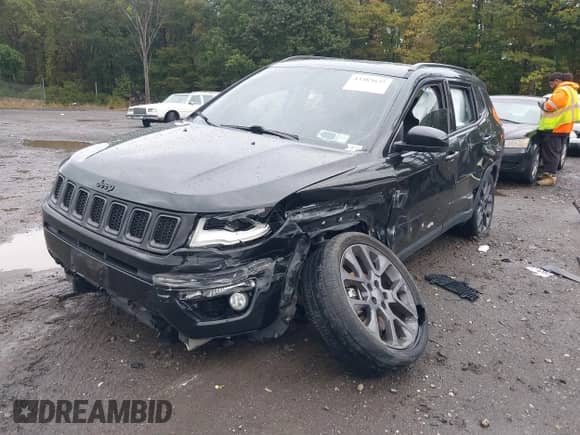 2019 Jeep Compass Limited z VIN 3C4NJDCB3KT843235, wystawiony jako IAAI lot #43383677 z przebiegiem 68 221 mil mil oraz . Historia ofert i sprzedaży dostępna na DreamBid. Obrazek 17.