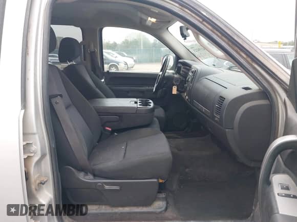 2010 Chevrolet Silverado 1500 LT z VIN 3GCRKSE33AG145952, wystawiony jako IAAI lot #43530223 z przebiegiem 192 771 mil mil oraz . Historia ofert i sprzedaży dostępna na DreamBid. Obrazek 5.