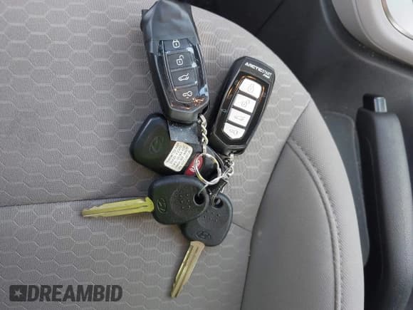 ✅ 2020 Hyundai Elantra SE • VIN: 5NPD74LF0LH522171 • Lot: 43099150. Listed on IAAI with 20,654 mi. Free auction sales archive from the USA and detailed vehicle history report at DreamBid. Image 11.