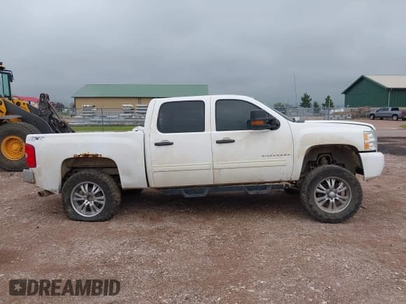✅ 2013 Chevrolet Silverado 1500 LT • VIN: 3GCPKSE72DG112942 • Lot: 42868334. Wystawiony na IAAI z przebiegiem Nie podano. Bezpłatny archiwum sprzedaży aukcyjnych z USA i szczegółowy raport historii pojazdu na DreamBid. Zdjęcie 14.