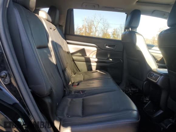 ✅ 2016 Toyota Highlander XLE • VIN: 5TDJKRFH9GS504134 • Lot: 90221215. Wystawiony na Copart z przebiegiem 79 181 mil. Bezpłatny archiwum sprzedaży aukcyjnych z USA i szczegółowy raport historii pojazdu na DreamBid. Zdjęcie 11.