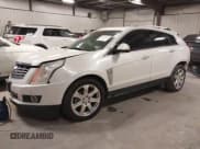 ✅ 2013 Cadillac SRX Premium Collection • VIN: 3GYFNJE32DS649926 • Lot: 43570845. Wystawiony na IAAI z przebiegiem 120 426 mil. Bezpłatny archiwum sprzedaży aukcyjnych z USA i szczegółowy raport historii pojazdu na DreamBid. Zdjęcie 2.