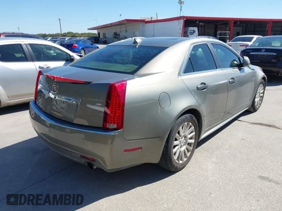 ✅ 2010 Cadillac CTS Luxury • VIN: 1G6DF5EG9A0149434 • Lot: 43509009. Wystawiony na IAAI z przebiegiem 201 882 mil. Bezpłatny archiwum sprzedaży aukcyjnych z USA i szczegółowy raport historii pojazdu na DreamBid. Zdjęcie 4.