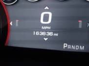 ✅ 2016 GMC Yukon XL Denali • VIN: 1GKS2HKJ0GR179318 • Лот: 41292952. Опубликован ранее на IAAI с пробегом 163 636 миль. Бесплатный доступ к архиву аукционных продаж из США и подробный отчёт об истории автомобиля на DreamBid. Изображение 15.