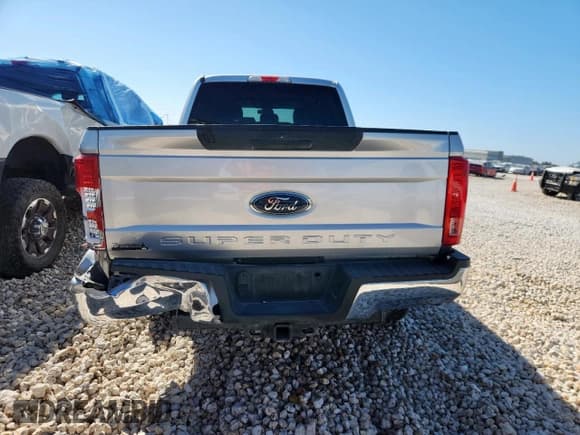 ✅ 2017 Ford F-250 Lariat • VIN: 1FT7W2BT9HEE94115 • Lot: 91843665. Listed on Copart with Not provided. Free auction sales archive from the USA and detailed vehicle history report at DreamBid. Image 6.