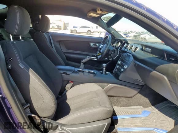 ✅ 2019 Ford Mustang EcoBoost • VIN: 1FA6P8TH9K5201493 • Lot: 80530735. Listed on Copart with 28,294 mi. Free auction sales archive from the USA and detailed vehicle history report at DreamBid. Image 10.
