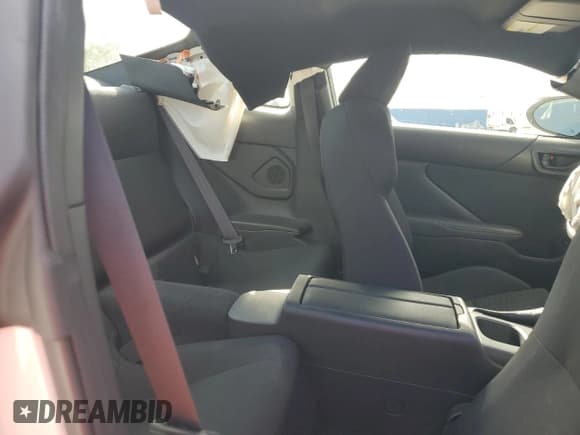 ✅ 2024 Toyota 86 • VIN: JF1ZNBB18R8757842 • Lot: 81617955. Listed on Copart with 19,197 mi. Free auction sales archive from the USA and detailed vehicle history report at DreamBid. Image 10.