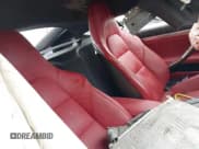 ✅ 2024 Porsche 718 Cayman • VIN: WP0AA2A88RK255563 • Lot: 41084740. Wystawiony na IAAI z przebiegiem Nie podano. Bezpłatny archiwum sprzedaży aukcyjnych z USA i szczegółowy raport historii pojazdu na DreamBid. Zdjęcie 8.