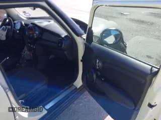 ✅ 2016 MINI Hardtop 4 Door • VIN: WMWXU1C55G2D11437 • Lot: 43675124. Wystawiony na IAAI z przebiegiem 139 003 mil. Bezpłatny archiwum sprzedaży aukcyjnych z USA i szczegółowy raport historii pojazdu na DreamBid. Zdjęcie 5.