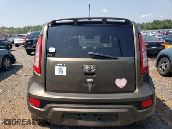 ✅ 2012 Kia Soul + • VIN: KNDJT2A65C7416065 • Lot: 66055035. Wystawiony na Copart z przebiegiem 201 309 mil. Bezpłatny archiwum sprzedaży aukcyjnych z USA i szczegółowy raport historii pojazdu na DreamBid. Zdjęcie 6.