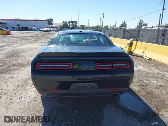 2019 Dodge Challenger R/T z VIN 2C3CDZBT1KH660483, wystawiony jako IAAI lot #43038116 z przebiegiem 89 982 mil mil oraz . Historia ofert i sprzedaży dostępna na DreamBid. Obrazek 17.
