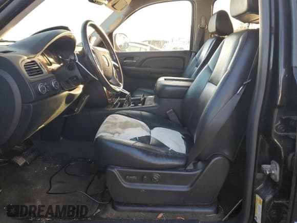 ✅ 2009 Chevrolet Suburban LTZ • VIN: 1GNFK36339J123586 • Lot: 78847104. Wystawiony na Copart z przebiegiem 156 867 mil. Bezpłatny archiwum sprzedaży aukcyjnych z USA i szczegółowy raport historii pojazdu na DreamBid. Zdjęcie 7.