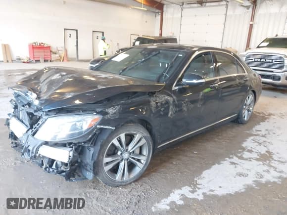 ✅ 2016 Mercedes-Benz S 550 • VIN: WDDUG8FB5GA267150 • Lot: 41729524. Wystawiony na IAAI z przebiegiem Nie podano. Bezpłatny archiwum sprzedaży aukcyjnych z USA i szczegółowy raport historii pojazdu na DreamBid. Zdjęcie 16.