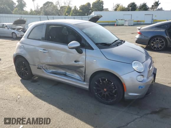 ✅ 2016 FIAT 500e • VIN: 3C3CFFGE9GT197803 • Lot: 50646875. Listed on Copart with 55,315 mi. Free auction sales archive from the USA and detailed vehicle history report at DreamBid. Image 4.