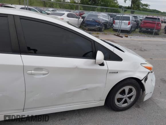 ✅ 2014 Toyota Prius Four • VIN: JTDKN3DU0E0391621 • Lot: 42774971. Wystawiony na IAAI z przebiegiem 117 663 mil. Bezpłatny archiwum sprzedaży aukcyjnych z USA i szczegółowy raport historii pojazdu na DreamBid. Zdjęcie 20.