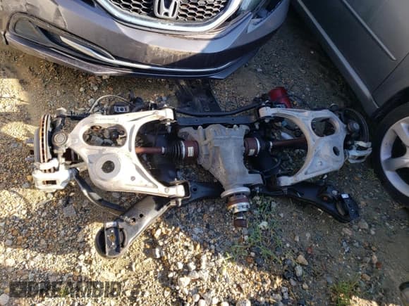 ✅ 2023 Chevrolet Suburban Premier • VIN: 1GNSKFKD4PR441701 • Lot: 72900454. Wystawiony na Copart z przebiegiem Nie podano. Bezpłatny archiwum sprzedaży aukcyjnych z USA i szczegółowy raport historii pojazdu na DreamBid. Zdjęcie 13.