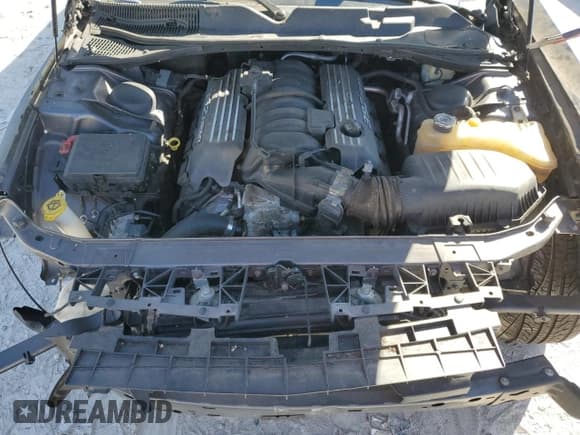 ✅ 2015 Dodge Challenger SRT 392 • VIN: 2C3CDZDJ5FH912639 • Lot: 91934805. Wystawiony na Copart z przebiegiem Nie podano. Bezpłatny archiwum sprzedaży aukcyjnych z USA i szczegółowy raport historii pojazdu na DreamBid. Zdjęcie 11.