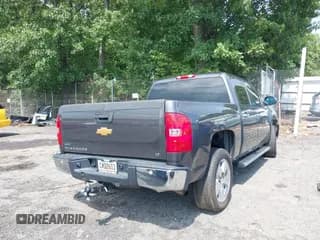 ✅ 2011 Chevrolet Silverado 1500 LT • VIN: 3GCPCSE08BG223766 • Lot: 39854277. Wystawiony na IAAI z przebiegiem 136 488 mil. Bezpłatny archiwum sprzedaży aukcyjnych z USA i szczegółowy raport historii pojazdu na DreamBid. Zdjęcie 4.
