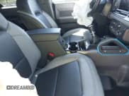 ✅ 2023 Ford Bronco • VIN: 1FMDE5BH4PLB24666 • Лот: 42054233. Опубликован ранее на IAAI с пробегом 10 474 миль. Бесплатный доступ к архиву аукционных продаж из США и подробный отчёт об истории автомобиля на DreamBid. Изображение 5.