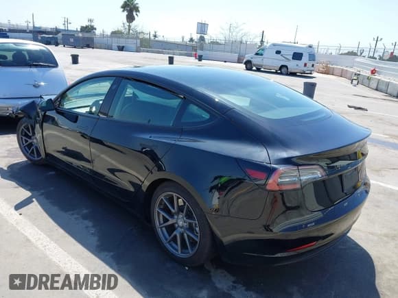 ✅ 2023 Tesla Model 3 • VIN: 5YJ3E1EA8PF403113 • Lot: 41967532. Wystawiony na IAAI z przebiegiem 19 545 mil. Bezpłatny archiwum sprzedaży aukcyjnych z USA i szczegółowy raport historii pojazdu na DreamBid. Zdjęcie 3.