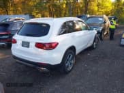 ✅ 2021 Mercedes-Benz GLC 300 • VIN: W1N0G8EB7MF895339 • Lot: 43459555. Wystawiony na IAAI z przebiegiem 63 515 mil. Bezpłatny archiwum sprzedaży aukcyjnych z USA i szczegółowy raport historii pojazdu na DreamBid. Zdjęcie 4.