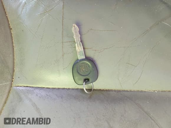 ✅ 2005 Chevrolet Silverado 2500HD LS • VIN: 1GCHK23U65F800202 • Lot: 41501212. Wystawiony na IAAI z przebiegiem 247 454 mil. Bezpłatny archiwum sprzedaży aukcyjnych z USA i szczegółowy raport historii pojazdu na DreamBid. Zdjęcie 11.