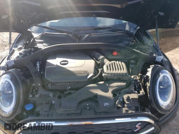 ✅ 2024 MINI Clubman Cooper S • VIN: WMWXJ1C03R2V23623 • Lot: 82334574. Listed on Copart with 10,339 mi. Free auction sales archive from the USA and detailed vehicle history report at DreamBid. Image 11.