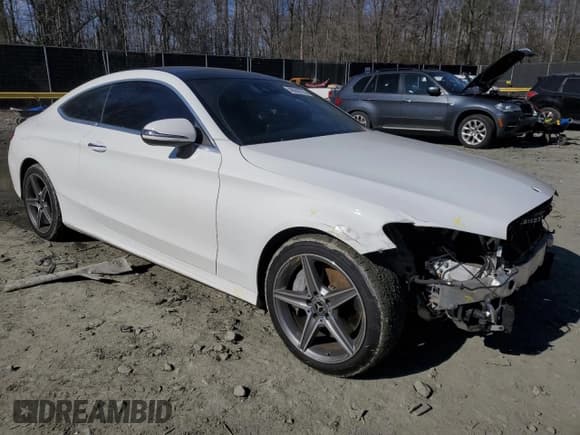 ✅ 2018 Mercedes-Benz C 300 • VIN: WDDWJ4KB8JF658344 • Lot: 46056725. Wystawiony na Copart z przebiegiem 87 957 mil. Bezpłatny archiwum sprzedaży aukcyjnych z USA i szczegółowy raport historii pojazdu na DreamBid. Zdjęcie 4.
