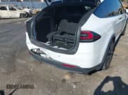 ✅ 2022 Tesla Model X • VIN: 7SAXCAE54NF362277 • Lot: 43643635. Wystawiony na IAAI z przebiegiem 53 073 mil. Bezpłatny archiwum sprzedaży aukcyjnych z USA i szczegółowy raport historii pojazdu na DreamBid. Zdjęcie 20.