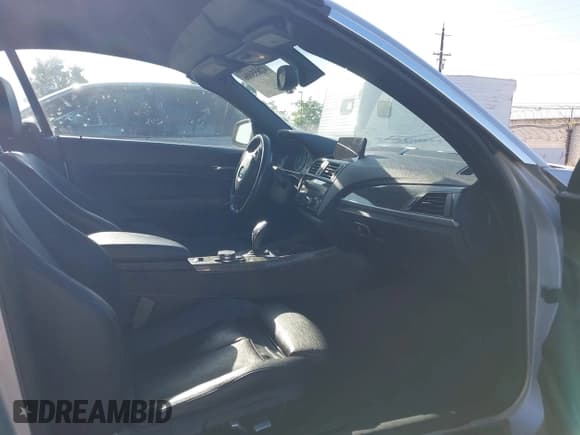 ✅ 2016 BMW 2 Series 228i xDrive • VIN: WBA1L9C56GV325656 • Lot: 42655006. Wystawiony na IAAI z przebiegiem 108 519 mil. Bezpłatny archiwum sprzedaży aukcyjnych z USA i szczegółowy raport historii pojazdu na DreamBid. Zdjęcie 5.