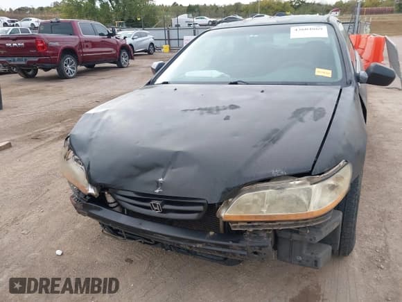 ✅ 2000 Honda Accord LX • VIN: 1HGCG2241YA020785 • Lot: 43604869. Listed on IAAI with 216,710 mi. Free auction sales archive from the USA and detailed vehicle history report at DreamBid. Image 12.