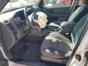 ✅ 2005 Ford Escape XLS Value • VIN: 1FMYU02Z55KB19172 • Лот: 90913035. Опубликован ранее на Copart с пробегом 171 325 миль. Бесплатный доступ к архиву аукционных продаж из США и подробный отчёт об истории автомобиля на DreamBid. Изображение 7.