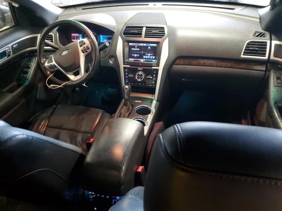 ✅ 2013 Ford Explorer Limited • VIN: 1FM5K7F97DGC29282 • Lot: 85847814. Wystawiony na Copart z przebiegiem 167 390 mil. Bezpłatny archiwum sprzedaży aukcyjnych z USA i szczegółowy raport historii pojazdu na DreamBid. Zdjęcie 8.