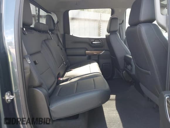 ✅ 2019 Chevrolet Silverado 1500 LT Trail Boss • VIN: 1GCPYFED4KZ427430 • Lot: 43265948. Wystawiony na IAAI z przebiegiem 124 838 mil. Bezpłatny archiwum sprzedaży aukcyjnych z USA i szczegółowy raport historii pojazdu na DreamBid. Zdjęcie 8.