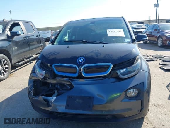 ✅ 2017 BMW i3 • VIN: WBY1Z8C37HV892405 • Lot: 43437044. Wystawiony na IAAI z przebiegiem 67 683 mil. Bezpłatny archiwum sprzedaży aukcyjnych z USA i szczegółowy raport historii pojazdu na DreamBid. Zdjęcie 12.