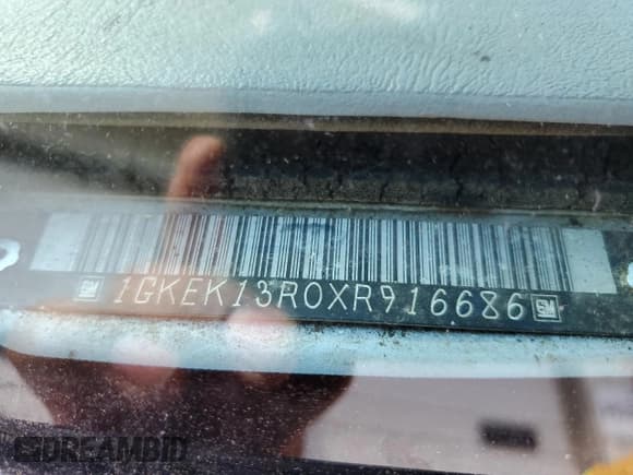 ✅ 1999 GMC Denali • VIN: 1GKEK13R0XR916686 • Lot: 61120914. Listed on Copart with 240,605 mi. Free auction sales archive from the USA and detailed vehicle history report at DreamBid. Image 13.