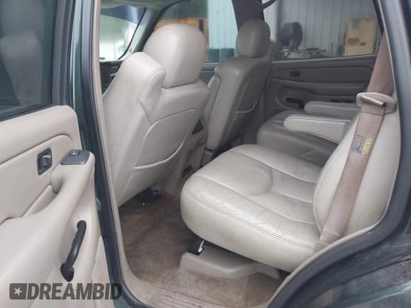 ✅ 2004 Chevrolet Tahoe LT • VIN: 1GNEK13Z74R183809 • Lot: 43424085. Listed on IAAI with 320,987 mi. Free auction sales archive from the USA and detailed vehicle history report at DreamBid. Image 8.