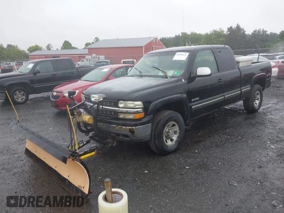 ✅ 2000 Chevrolet Silverado 2500 LS • VIN: 1GCGK29UXYE135561 • Lot: 42318334. Wystawiony na IAAI z przebiegiem 286 967 mil. Bezpłatny archiwum sprzedaży aukcyjnych z USA i szczegółowy raport historii pojazdu na DreamBid. Zdjęcie 2.