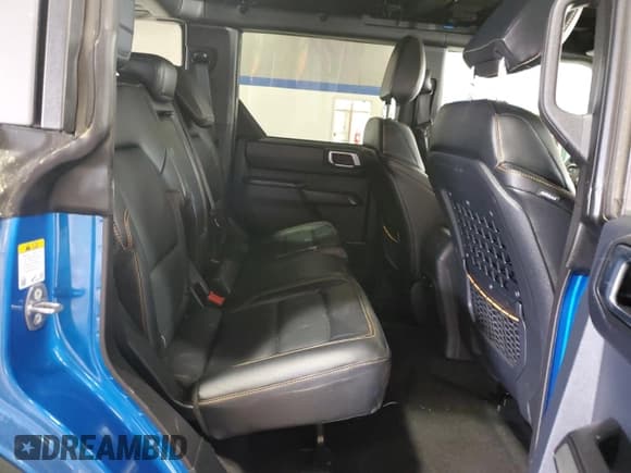 ✅ 2024 Ford Bronco Badlands • VIN: 1FMEE9BP5RLA08124 • Lot: 52100065. Listed on Copart with 6,300 mi. Free auction sales archive from the USA and detailed vehicle history report at DreamBid. Image 11.