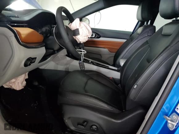 ✅ 2023 Jeep Compass (RED) Edition • VIN: 3C4NJDCN6PT568252 • Lot: 49481315. Listed on Copart with 17,618 mi. Free auction sales archive from the USA and detailed vehicle history report at DreamBid. Image 7.