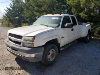 2004 Chevrolet Silverado 3500 z VIN 1GCJK39114E142054, wystawiony jako Copart lot #71879645 z przebiegiem Nie podano mil oraz Czysty tytuł • Clean title. Historia ofert i sprzedaży dostępna na DreamBid. Obrazek 1.