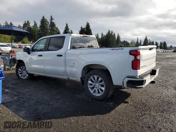 2022 Chevrolet Silverado 1500 Custom z VIN 3GCPYBEK7NG135234, wystawiony jako Copart lot #81911895 z przebiegiem 88 596 mil mil oraz Szkoda całkowita • Salvage title. Historia ofert i sprzedaży dostępna na DreamBid. Obrazek 2.