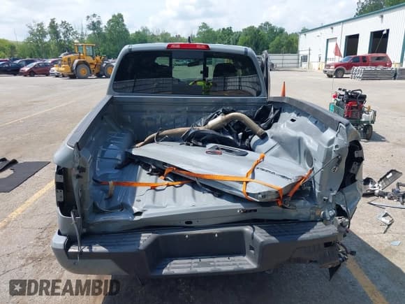 ✅ 2024 Nissan Frontier Pro-4X • VIN: 1N6ED1EK4RN663112 • Lot: 42962524. Wystawiony na IAAI z przebiegiem Nie podano. Bezpłatny archiwum sprzedaży aukcyjnych z USA i szczegółowy raport historii pojazdu na DreamBid. Zdjęcie 16.