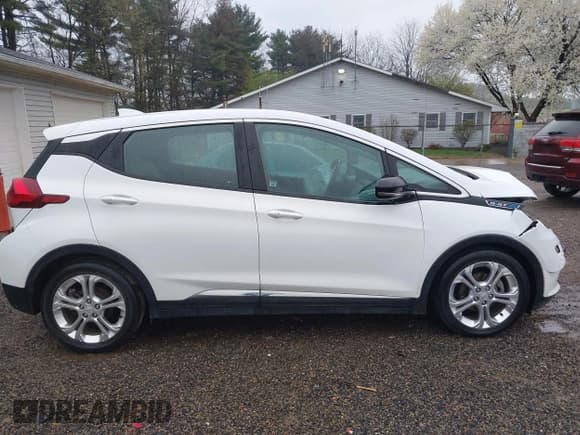 ✅ 2018 Chevrolet Bolt EV LT • VIN: 1G1FW6S00J4138293 • Lot: 41996487. Wystawiony na IAAI z przebiegiem 72 423 mil. Bezpłatny archiwum sprzedaży aukcyjnych z USA i szczegółowy raport historii pojazdu na DreamBid. Zdjęcie 14.