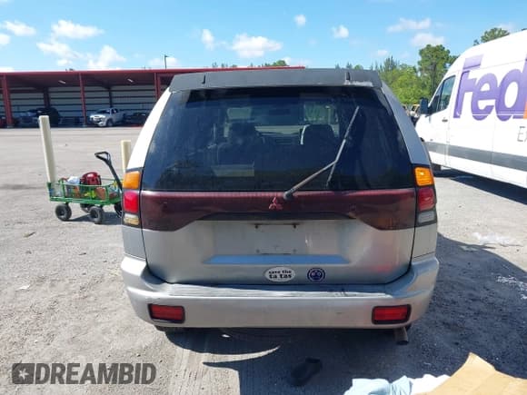 ✅ 2000 Mitsubishi Montero Sport LS • VIN: JA4LS31H2YP023984 • Лот: 43061870. Опубликован ранее на IAAI с пробегом 198 449 миль. Бесплатный доступ к архиву аукционных продаж из США и подробный отчёт об истории автомобиля на DreamBid. Изображение 16.