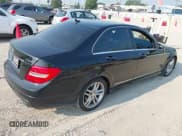 ✅ 2012 Mercedes-Benz C 300 Sport • VIN: WDDGF8BB8CR200219 • Lot: 42919703. Wystawiony na IAAI z przebiegiem 149 141 mil. Bezpłatny archiwum sprzedaży aukcyjnych z USA i szczegółowy raport historii pojazdu na DreamBid. Zdjęcie 4.