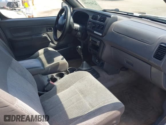 ✅ 2000 Nissan Frontier XE • VIN: 1N6DD26S7YC348153 • Lot: 42925259. Listed on IAAI with 292,034 mi. Free auction sales archive from the USA and detailed vehicle history report at DreamBid. Image 5.