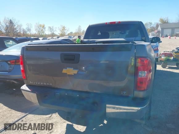 ✅ 2007 Chevrolet Silverado 1500 1LT • VIN: 2GCEK19J471669369 • Lot: 43467417. Listed on IAAI with 148,838 mi. Free auction sales archive from the USA and detailed vehicle history report at DreamBid. Image 16.